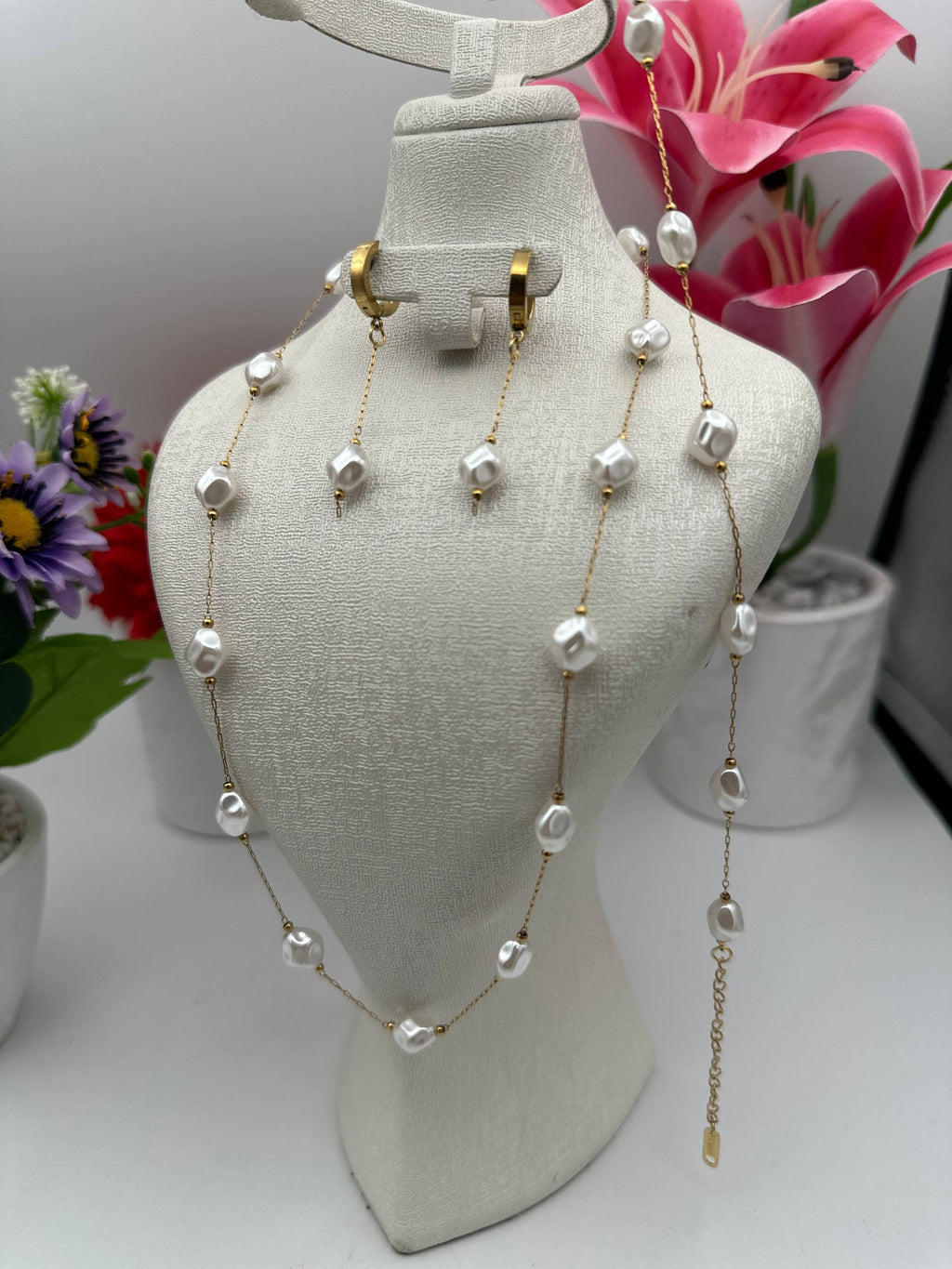 Parure perliculture 3pcs | ✨ طقم اللؤلؤ الفاخر – لمسة من الرقي والحب ✨ اطلب الان و عندك هدية 🎁